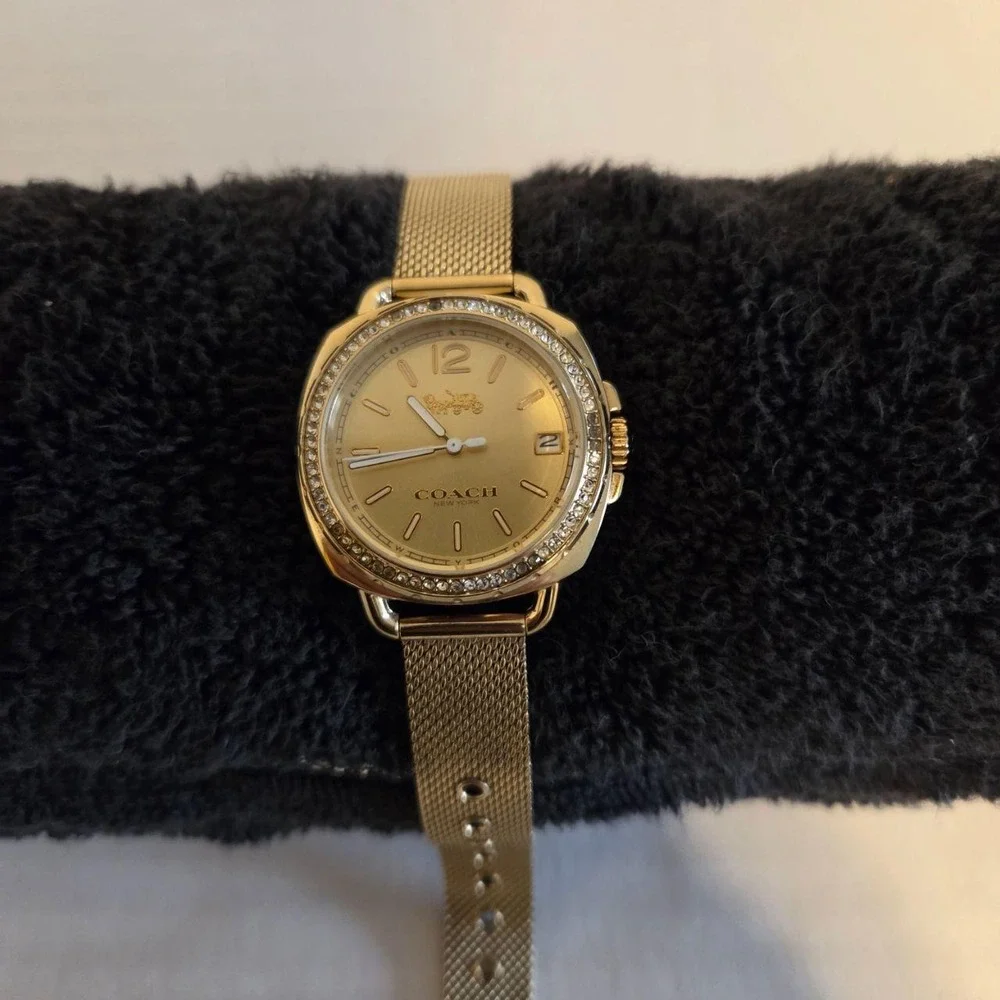Coach Madison Gold Tone Mesh Bracelet Watch Crystal Bezel CA.108.7.34.1585